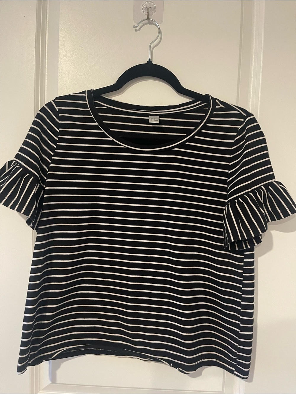 Source Unknown Black & White Striped Ruffle Sleeve Tee